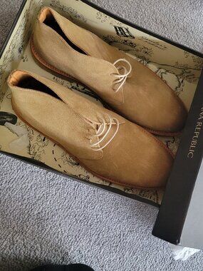 NWT chukka boot